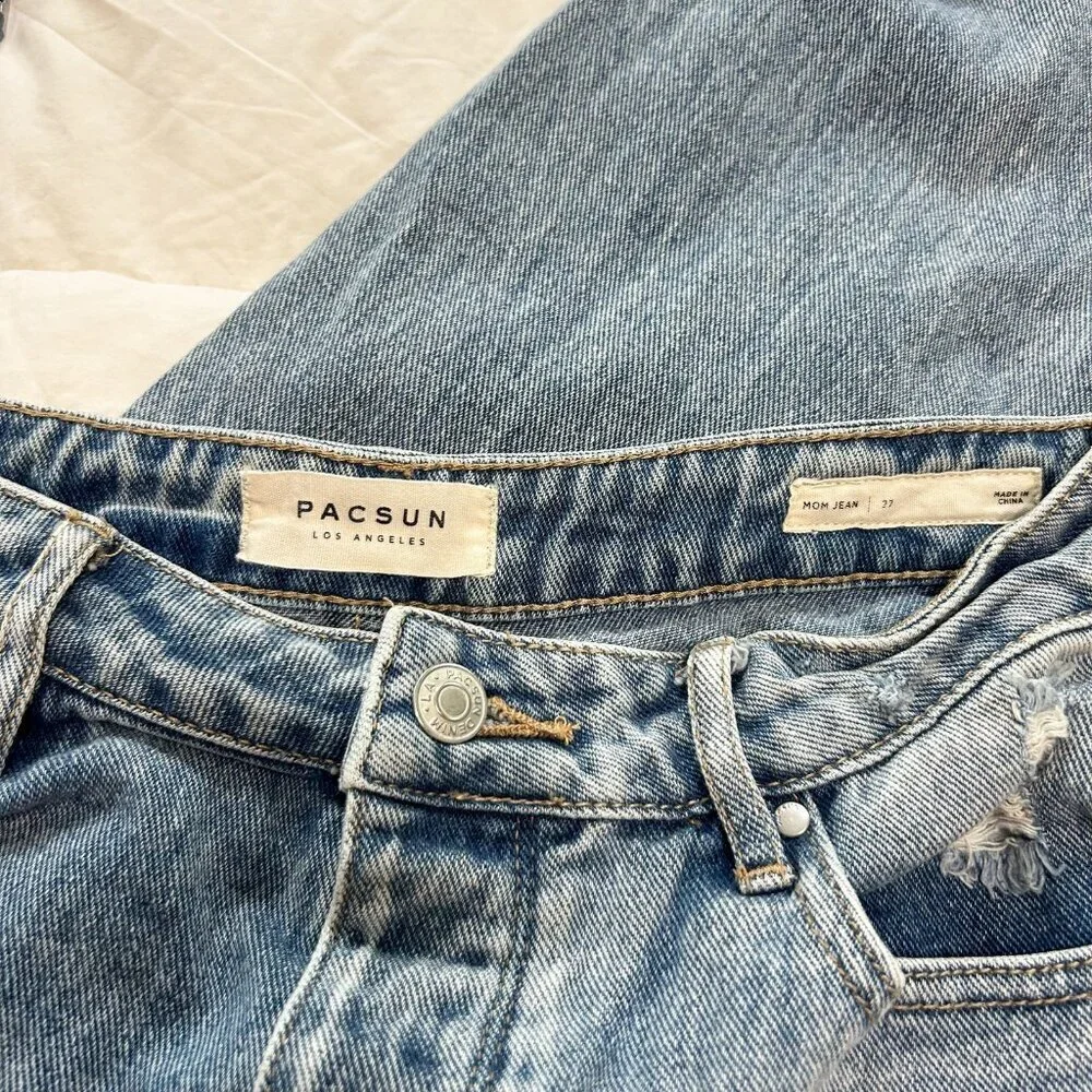 PacSun Eco Light Blue Denim Distressed Mom Cropped Jeans Women’s Size 27
